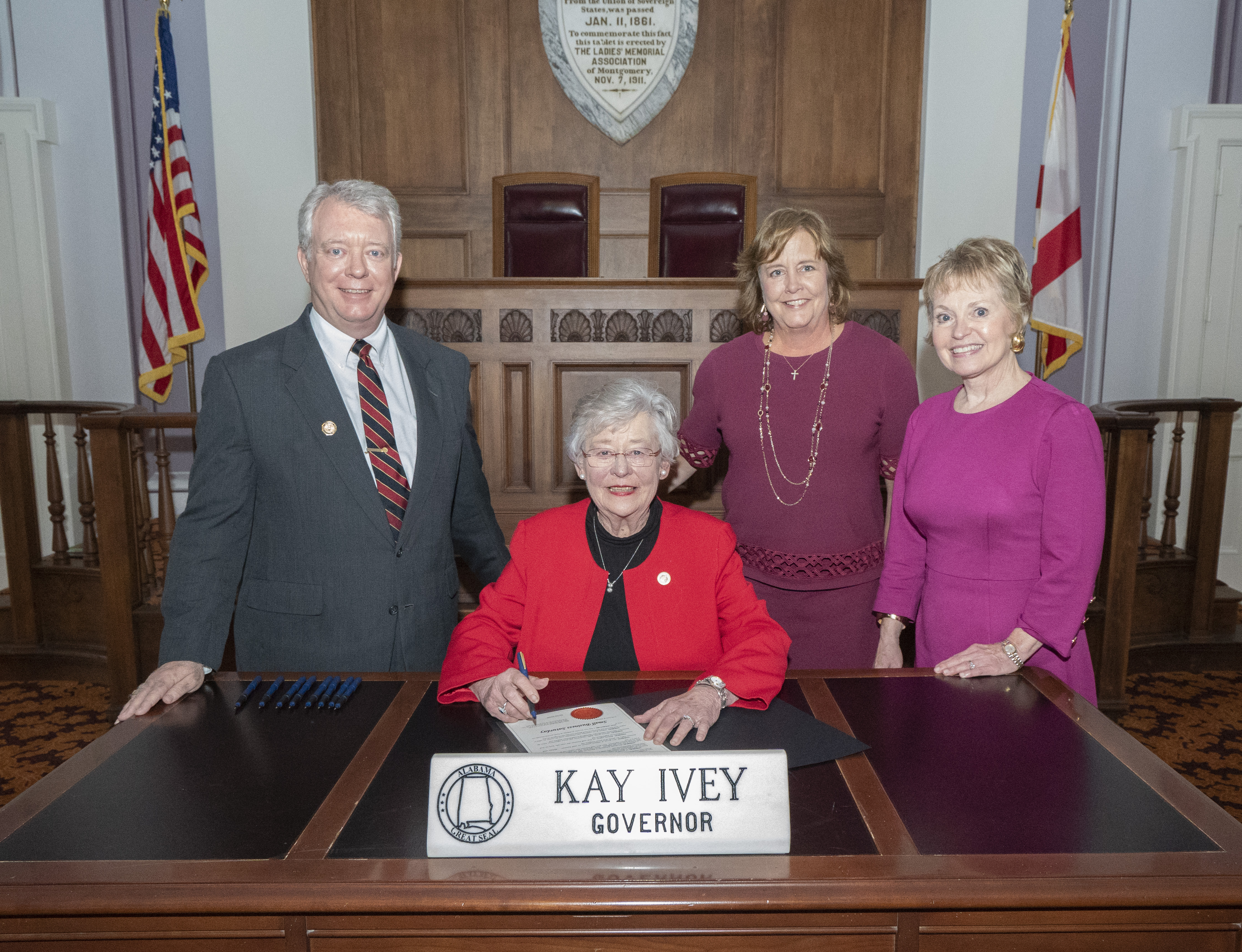 Governor Ivey Proclaims Small Business Saturday