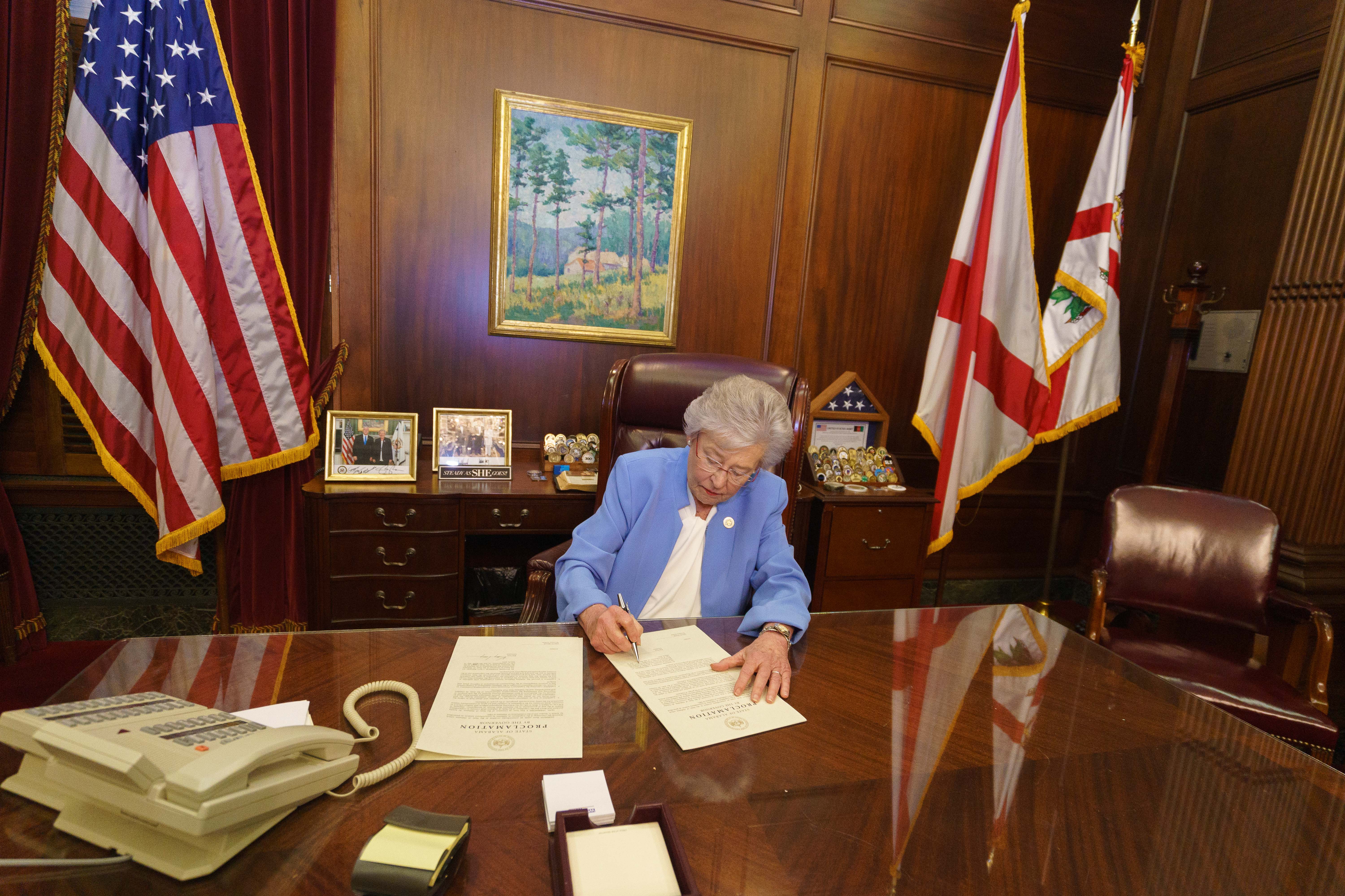 Governor Ivey Calls Alabama Legislature Into Special Session