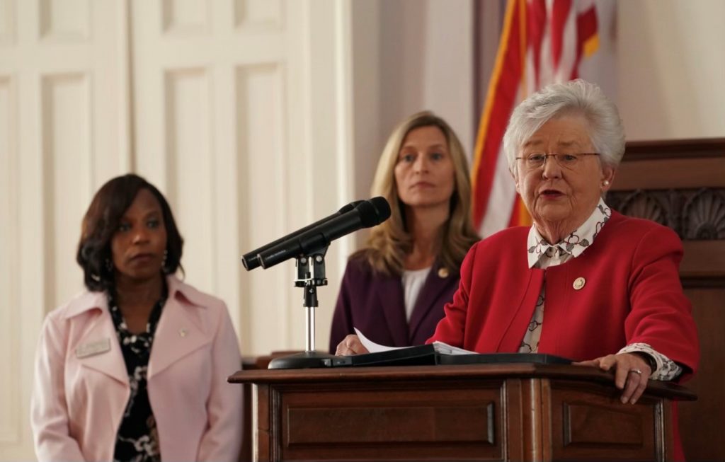 Governor Ivey Announces New Partnership For ‘reach Out And Read Program Office Of The 2401