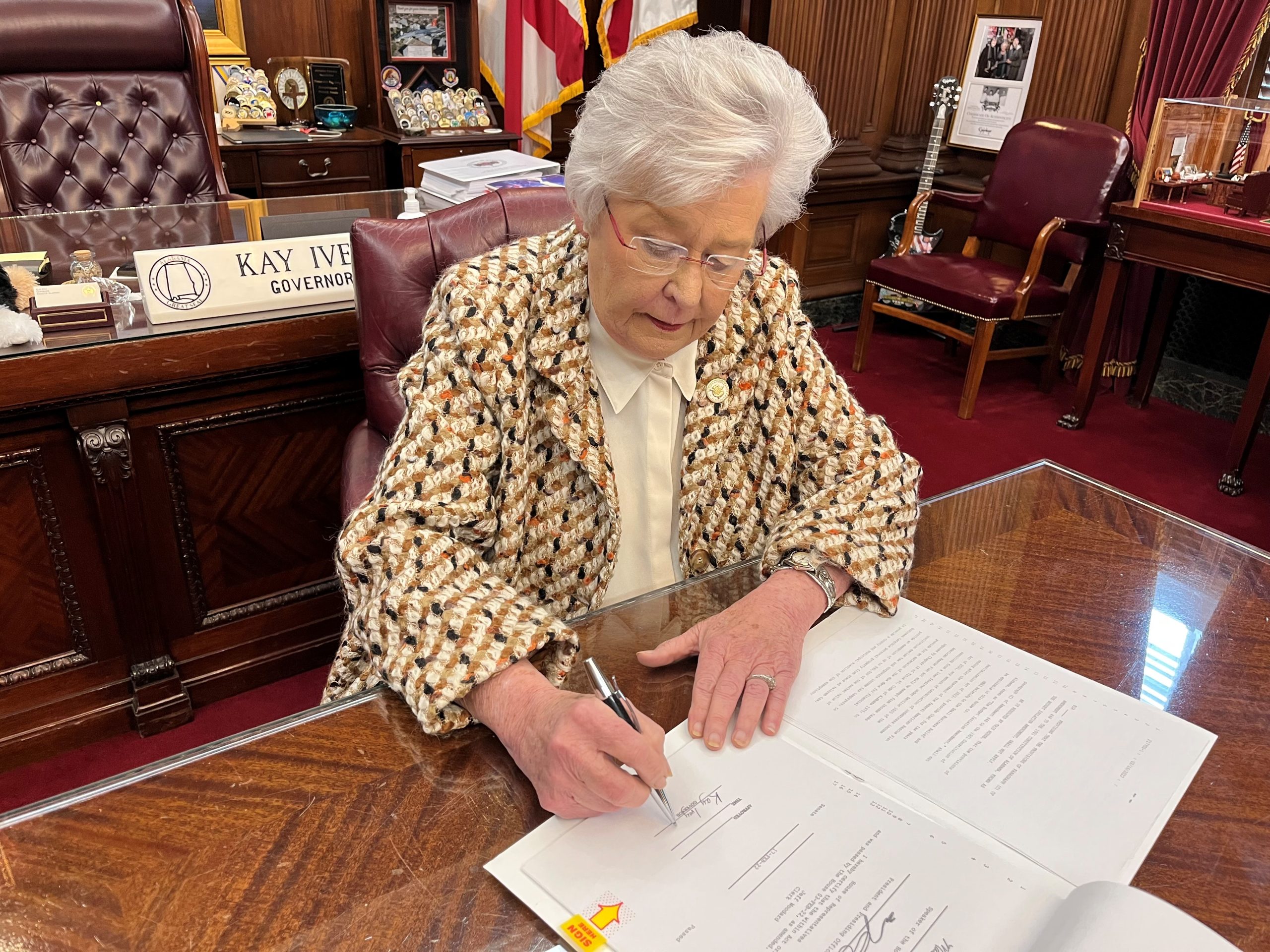 Governor Ivey Signs House Bill 82, Supporting Alabama Small Businesses