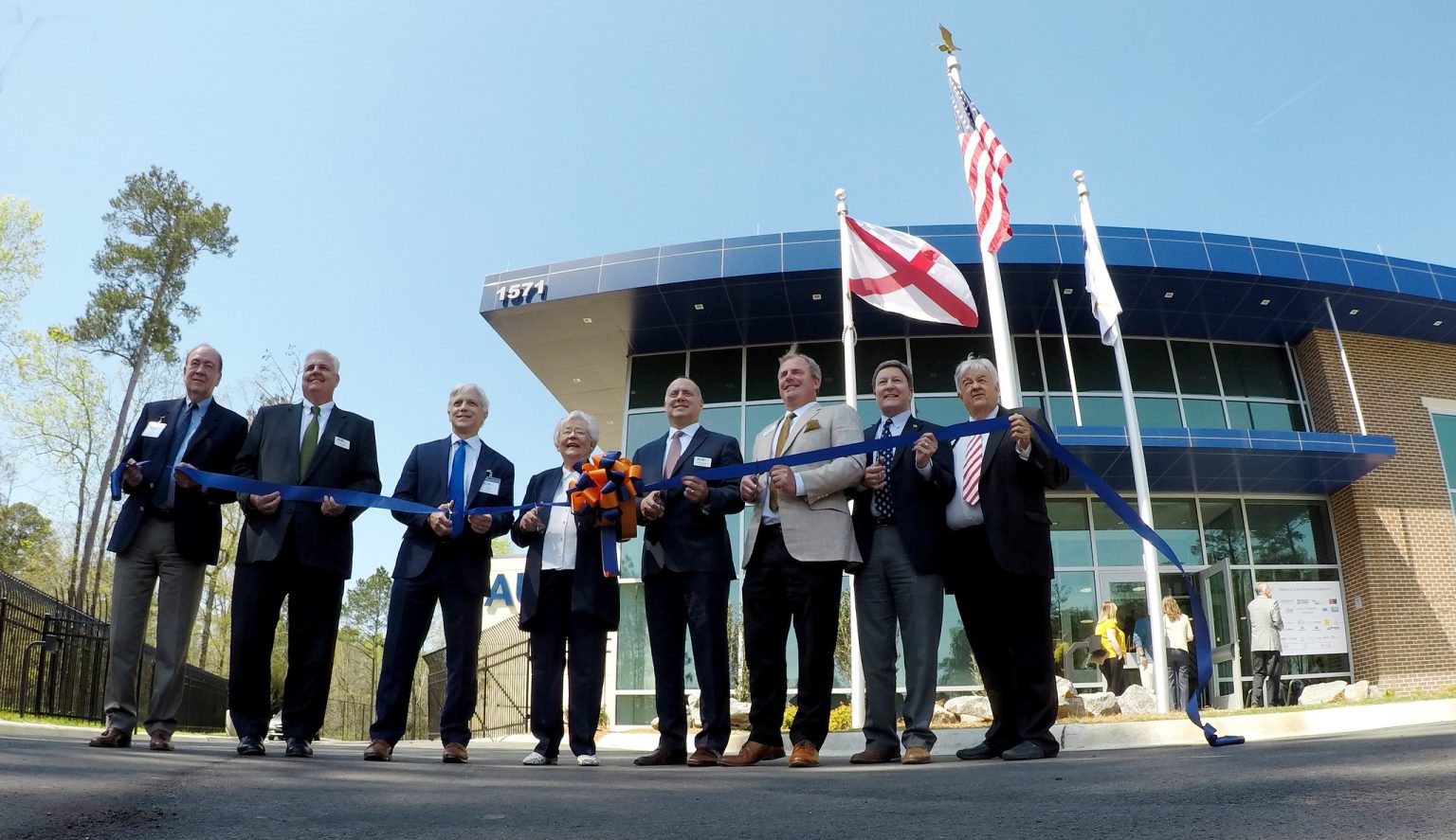 Governor Ivey Celebrates Grand Opening Of 120 Million Aubix Data Center In Auburn Office Of 
