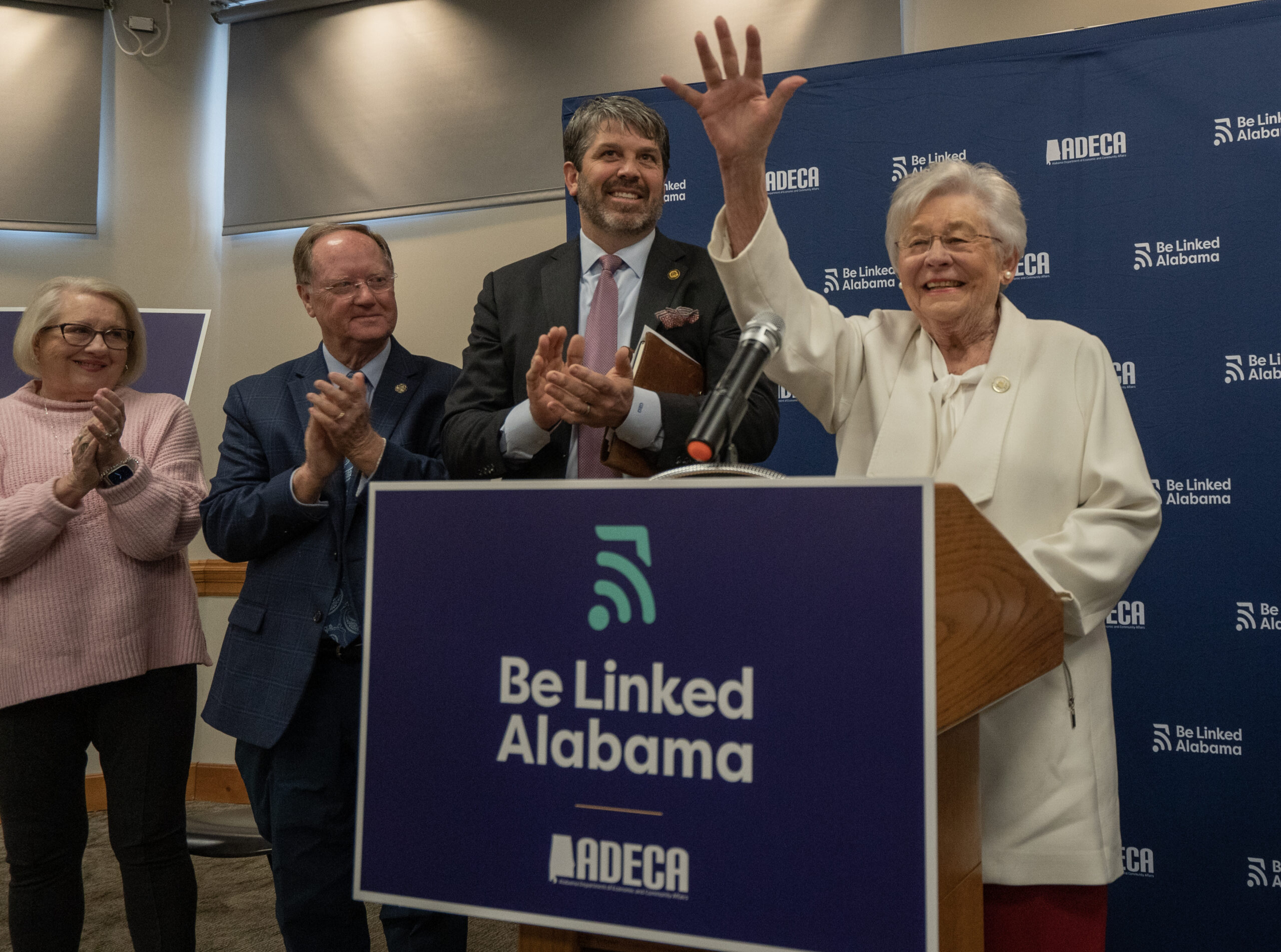 Governor Ivey Makes Second Stop on Broadband Tour, Breaks Ground Signaling Digital Infrastructure Progress