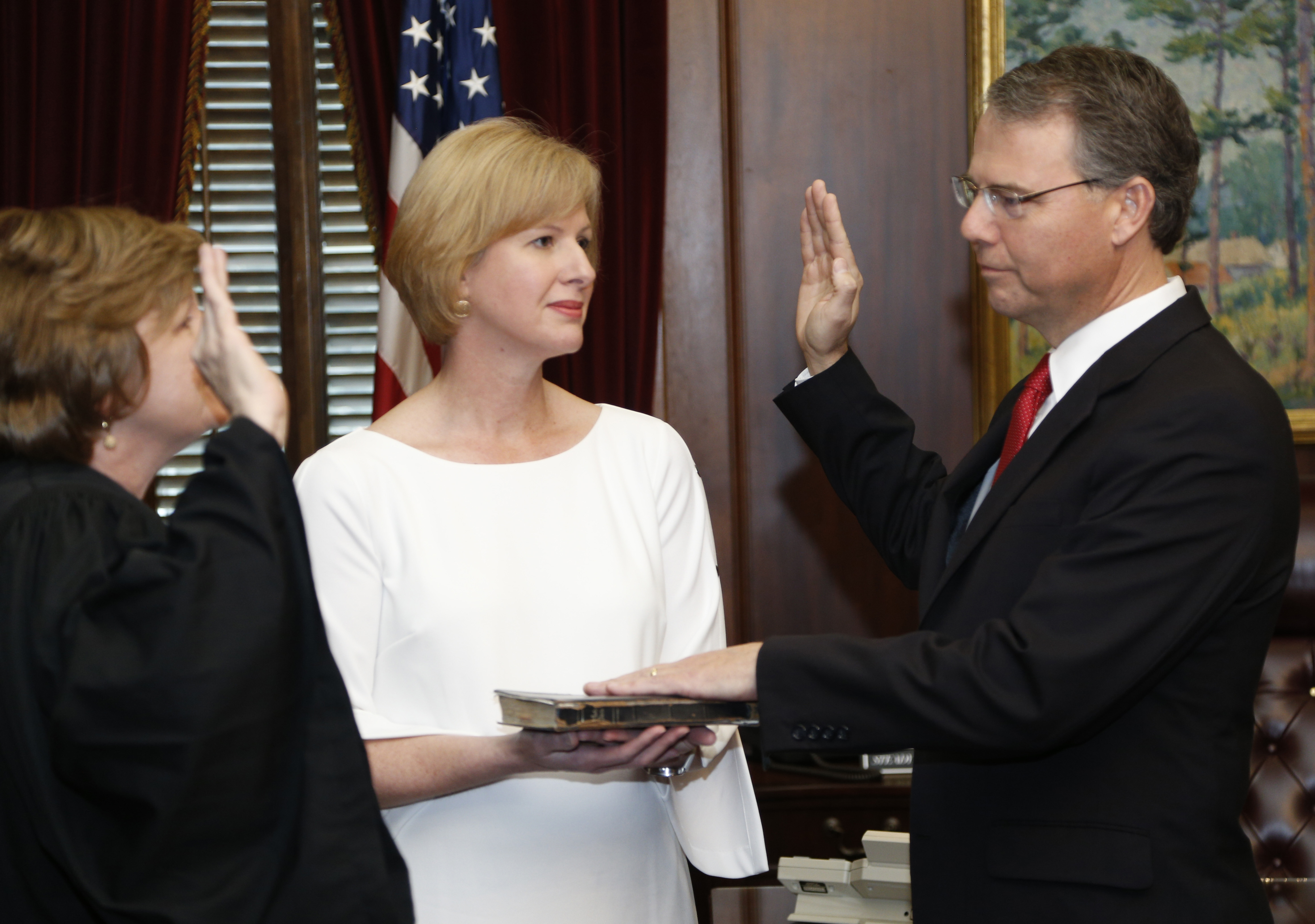 Governor Ivey Appoints Circuit Judge Brad Mendheim of Dothan to the Alabama Supreme Court