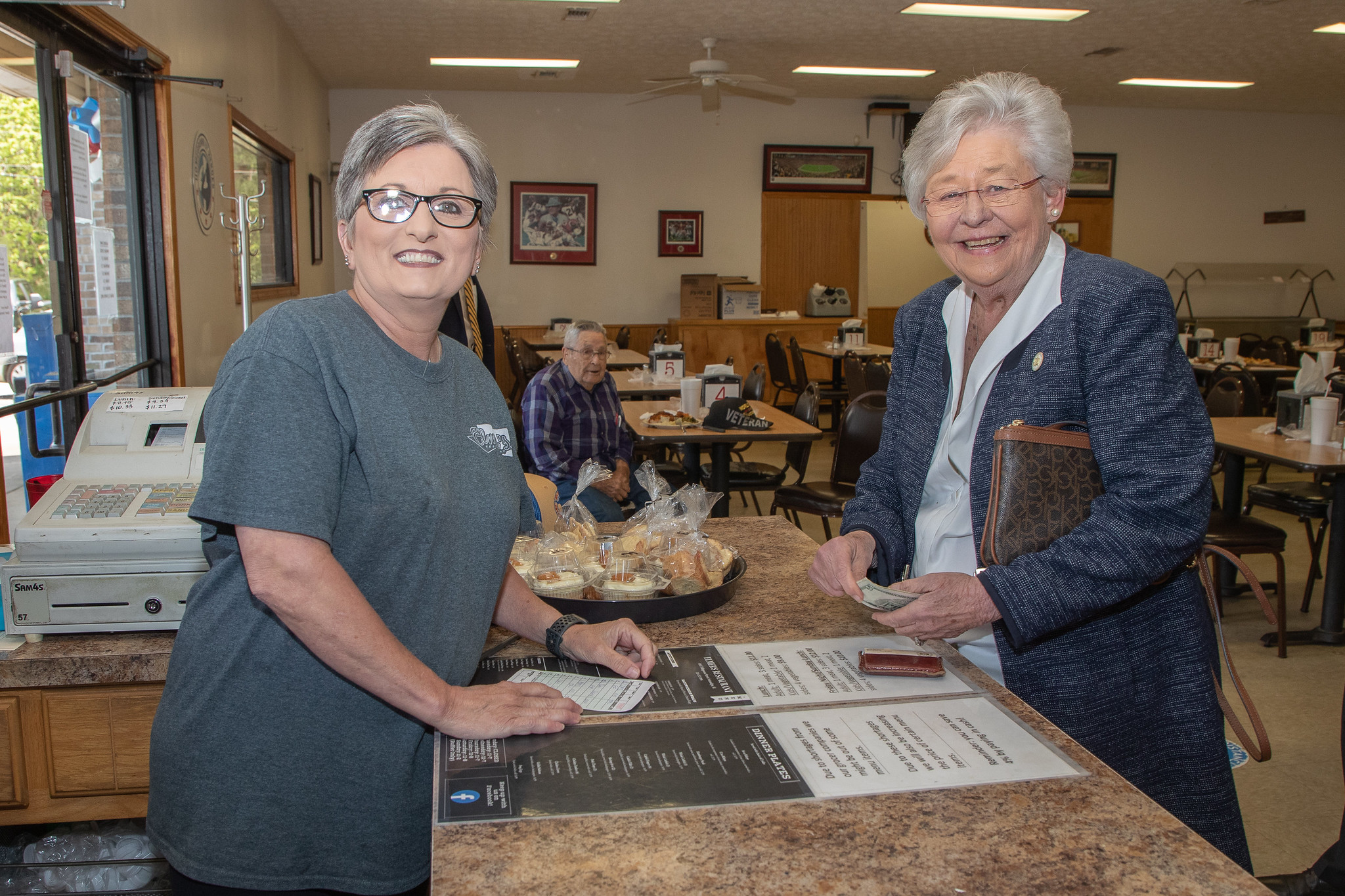 Governor Ivey Promotes Small Business Saturday through Proclamation