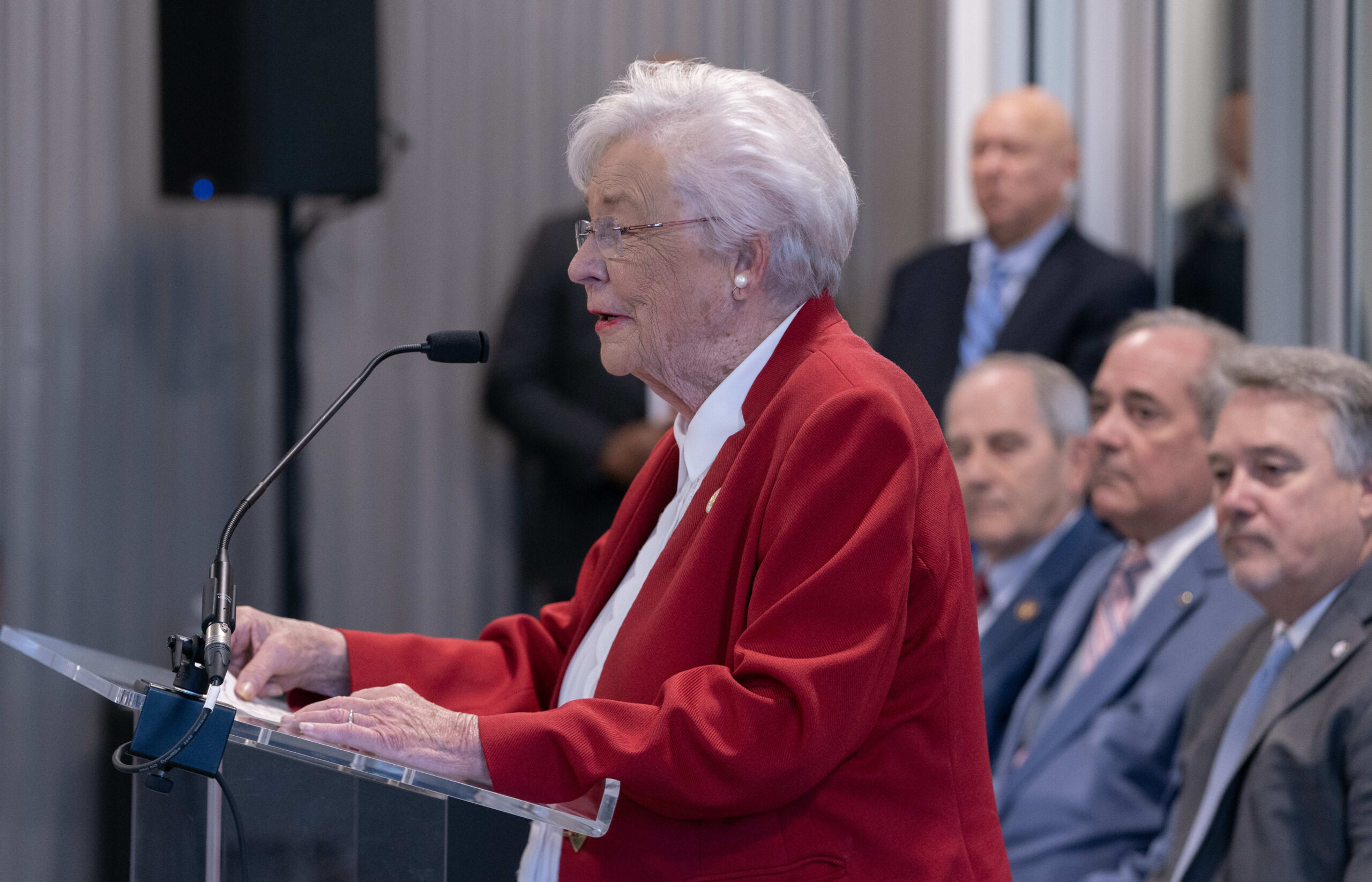 Governor Ivey Deploys Transportation Workers to Florida, Public Health Support Team to North Carolina